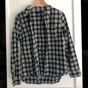 Plaid gap top